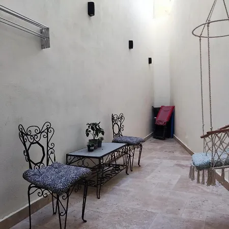 Accommodatie bij particulieren Cosy Bedroom In A Shared Maltese Townhouse San Ġiljan