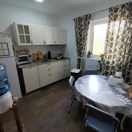 Cosy Bedroom In A Shared Maltese Townhouse
