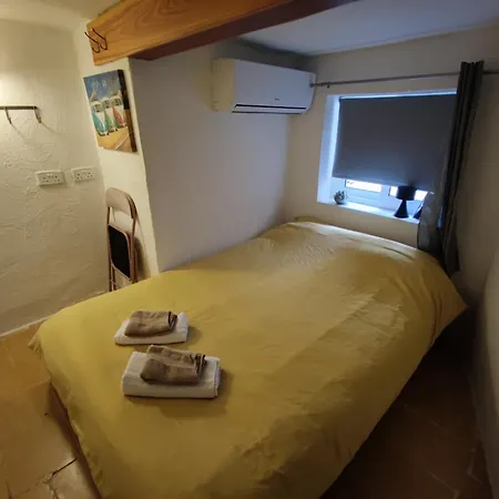 Cosy Bedroom In A Shared Maltese Townhouse Saint Julian's