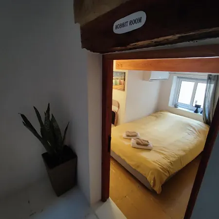 Cosy Bedroom In A Shared Maltese Townhouse ホームステイ